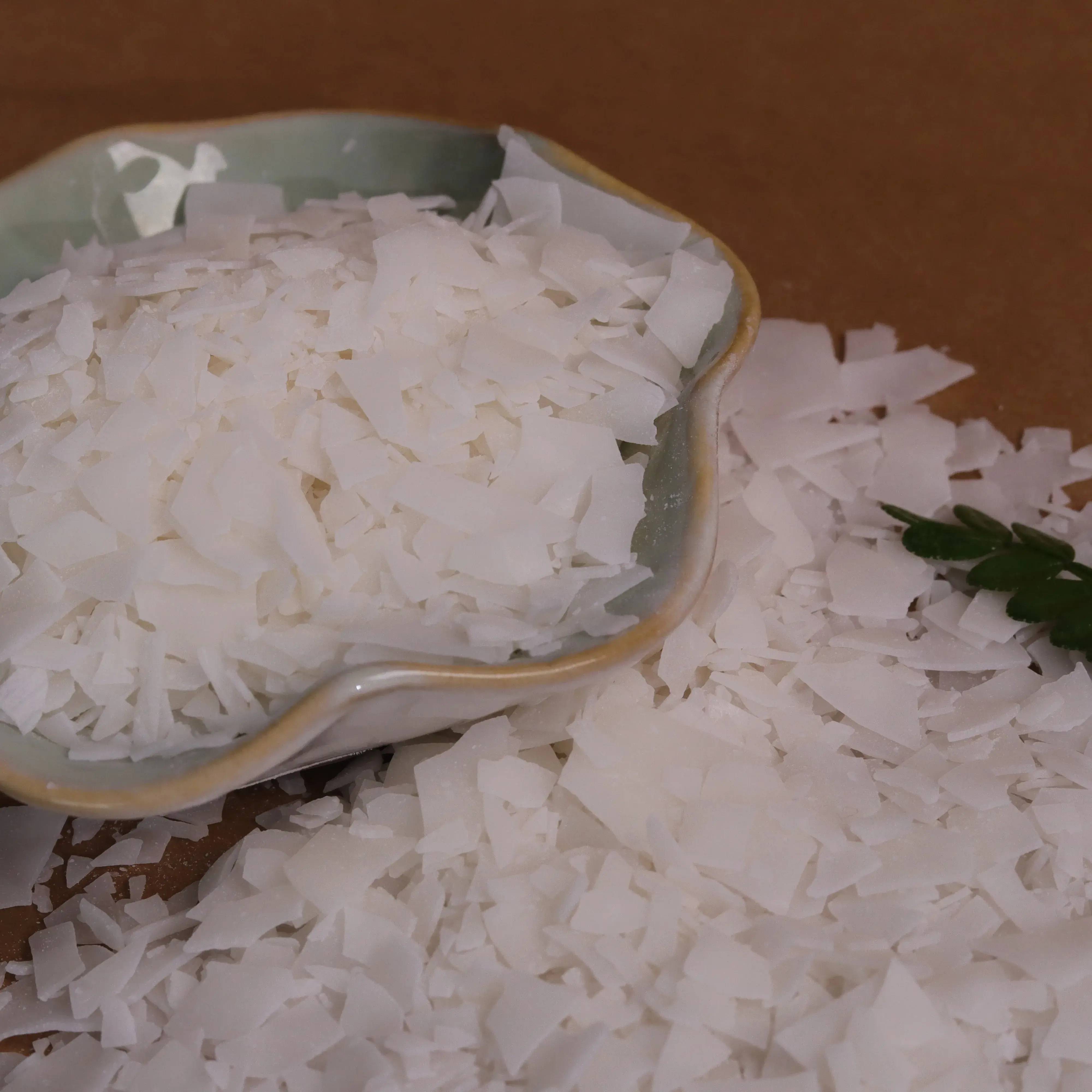 Cosmetic Grade CocamideMEA Coconut Oil Monoethanolamide CMEA Thickener CAS 68140-00-1